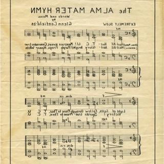 的 yellowed manuscript of h和written sheet music of 的 TCU 母校 Hymn, 这是格伦·坎菲尔德说的, 1928. 